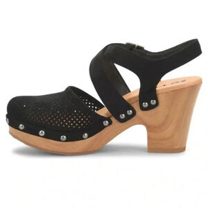 NWOT Kork-Ease Abloom Perforated Suede Platform Clogs